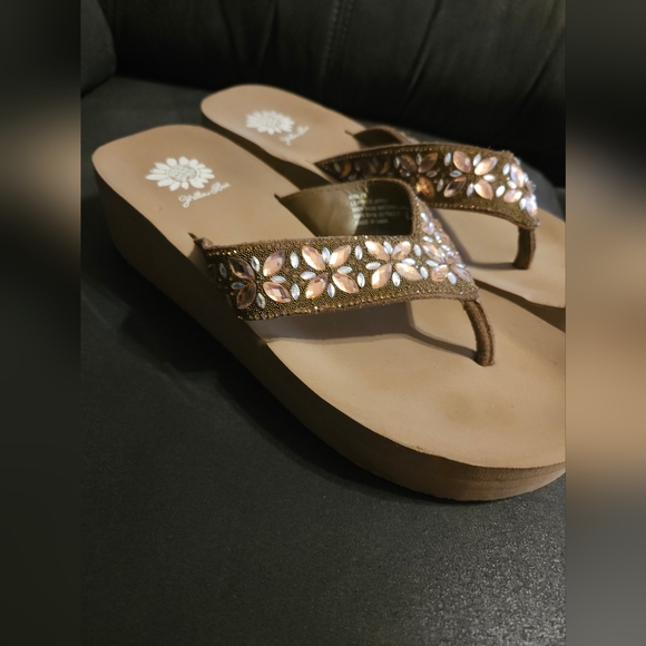 Yellow Box Women's Rise Wedge Thong Sandal Flip Flop with Bling Rhinestones sz8 - Picture 10 of 11